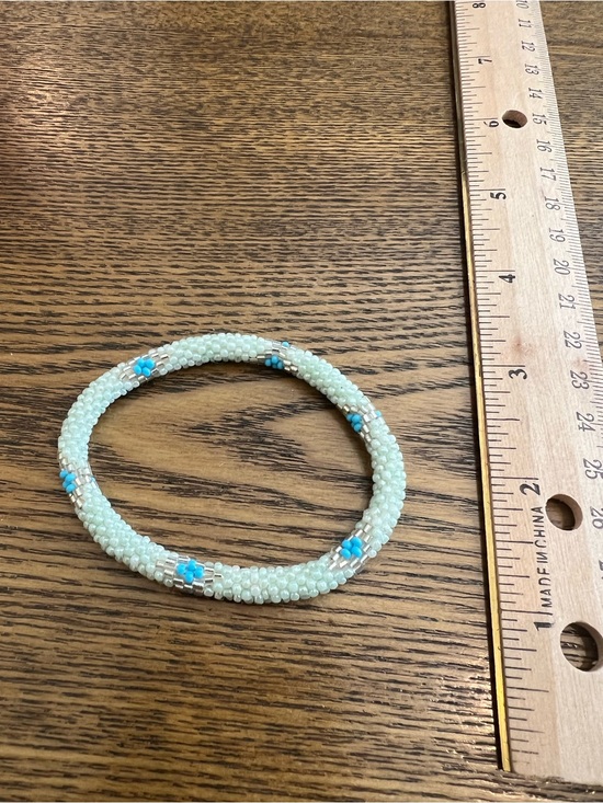 Jewelry - Handmade Cream & Turquoise Seed Bead Bracelet
